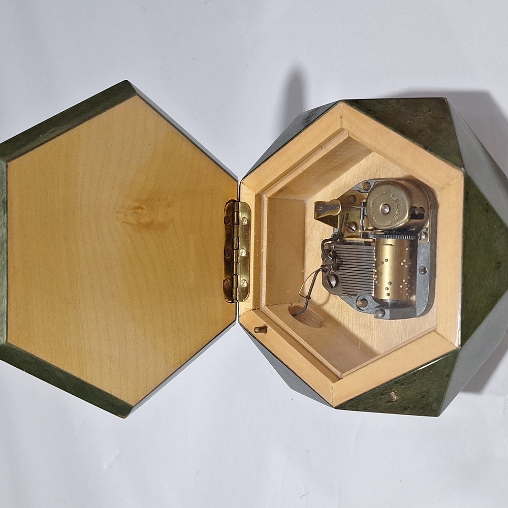 Vintage Reuge Inlay Music Box- Italy - Picture 5 of 8